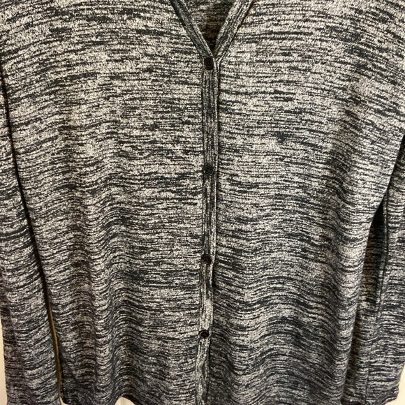 Vera Wang Grey/Black Button Up Cardigan Side Slits Size S - Picture 2 of 10